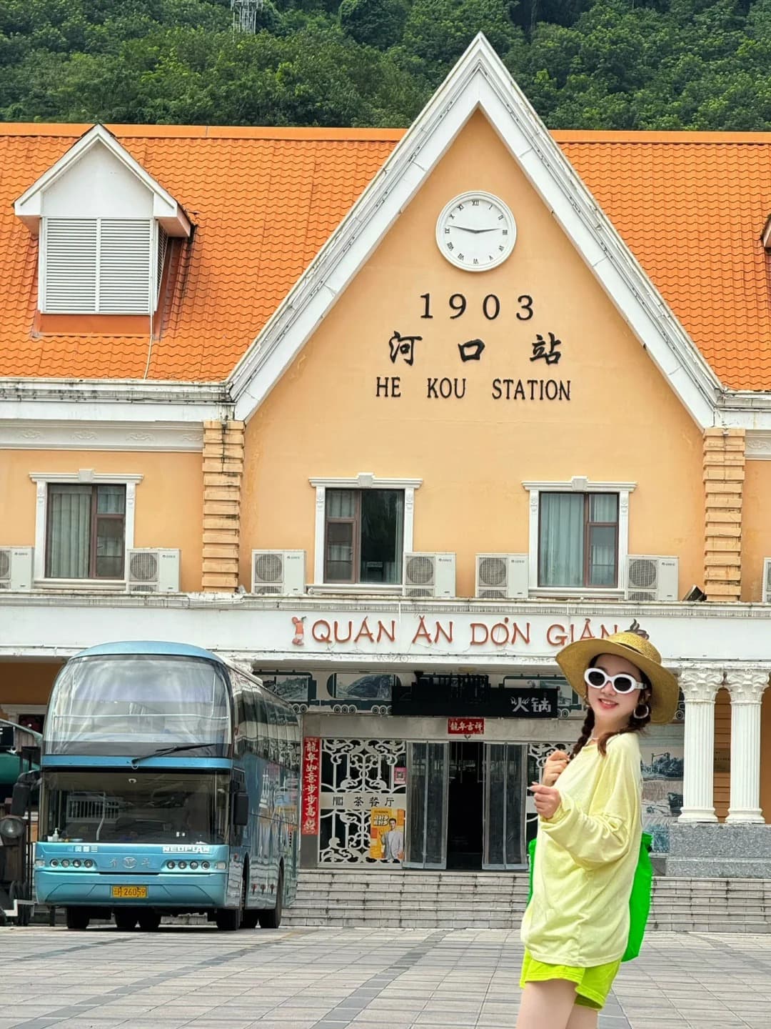 Hà Khẩu – Góc Nhỏ Trung Hoa Đầy Mê Hoặc Chỉ Cách Một Cầu